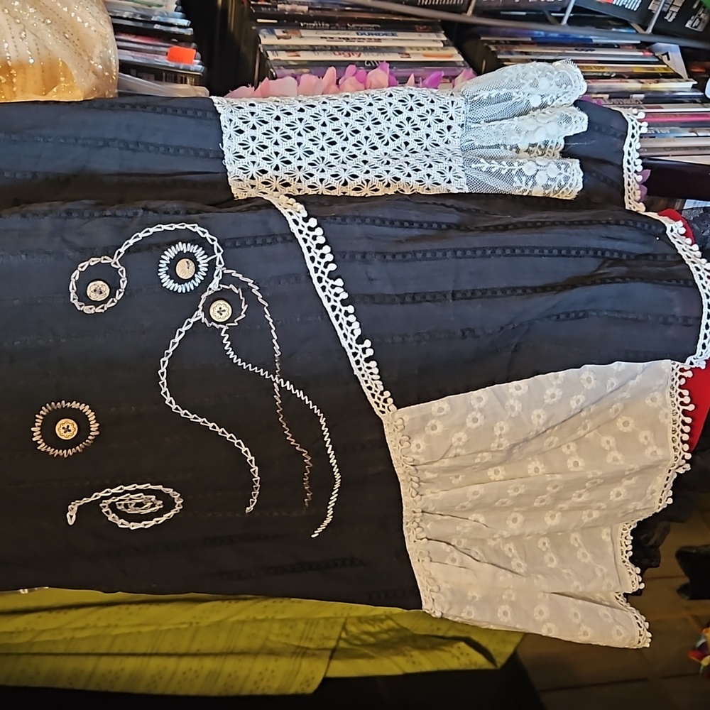 Dress - Picture 2 of 3